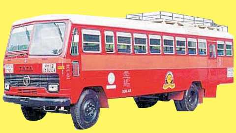 Money taken in the name of free pass | मोफत पासच्या नावाखाली घेतले पैसे