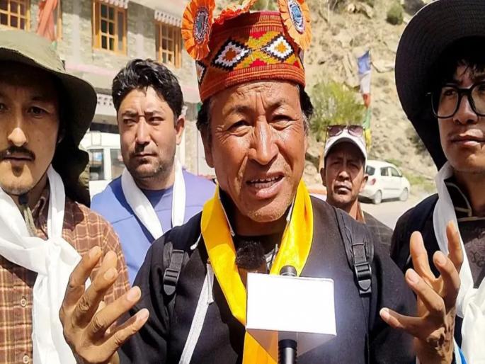 Release Wangchuk; only then will we discuss Ladakh with the Center; KDA firmly supports LAB's stance | वांगचूक यांना सोडा; तरच लडाखबाबत केंद्राशी चर्चा करू! एलएबीच्या भूमिकेला केडीएचा ठाम पाठिंबा Release Wangchuk; only then will we discuss Ladakh with the Center; KDA firmly supports LAB's stance | वांगचूक यांना सोडा; तरच लडाखबाबत केंद्राशी चर्चा करू! एलएबीच्या भूमिकेला केडीएचा ठाम पाठिंबा