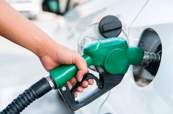 Female Employee beaten up at petrol pump | नागपुरात पेट्रोल पंपावर कर्मचारी महिलेला मारहाण; आरोपी गजाआड Female Employee beaten up at petrol pump | नागपुरात पेट्रोल पंपावर कर्मचारी महिलेला मारहाण; आरोपी गजाआड