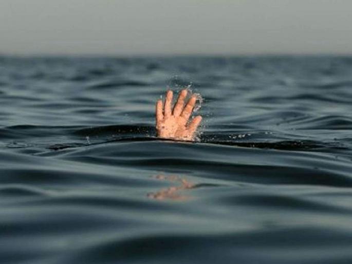 Five youths of Nagpur drowned in Mehgaon Zilpi lake | माैजमस्ती जीवावर बेतली; माेहगाव झिल्पी तलावात नागपूरचे पाच तरुण बुडाले Five youths of Nagpur drowned in Mehgaon Zilpi lake | माैजमस्ती जीवावर बेतली; माेहगाव झिल्पी तलावात नागपूरचे पाच तरुण बुडाले