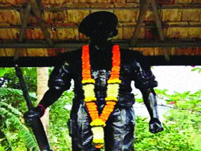 emotional expression of the wife of Shaheed Namdev Pawar | त्यांच्या शौर्यानेच दु:खातून सावरण्याची हिंमत मिळाली, कारगील युद्धातील शहीद नामदेव पवार यांच्या पत्नीचे भावनिक उद्गार emotional expression of the wife of Shaheed Namdev Pawar | त्यांच्या शौर्यानेच दु:खातून सावरण्याची हिंमत मिळाली, कारगील युद्धातील शहीद नामदेव पवार यांच्या पत्नीचे भावनिक उद्गार