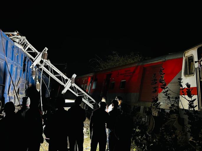 Again the same thrill as the Coromandal Express accident! collision in Sabarmati Express-goods train at ajmer, 4 coaches derailed | पुन्हा कोरोमंडल एक्स्प्रेस अपघातासारखाच थरार! साबरमती एक्स्प्रेस-मालगाडीत जोरदार टक्कर Again the same thrill as the Coromandal Express accident! collision in Sabarmati Express-goods train at ajmer, 4 coaches derailed | पुन्हा कोरोमंडल एक्स्प्रेस अपघातासारखाच थरार! साबरमती एक्स्प्रेस-मालगाडीत जोरदार टक्कर