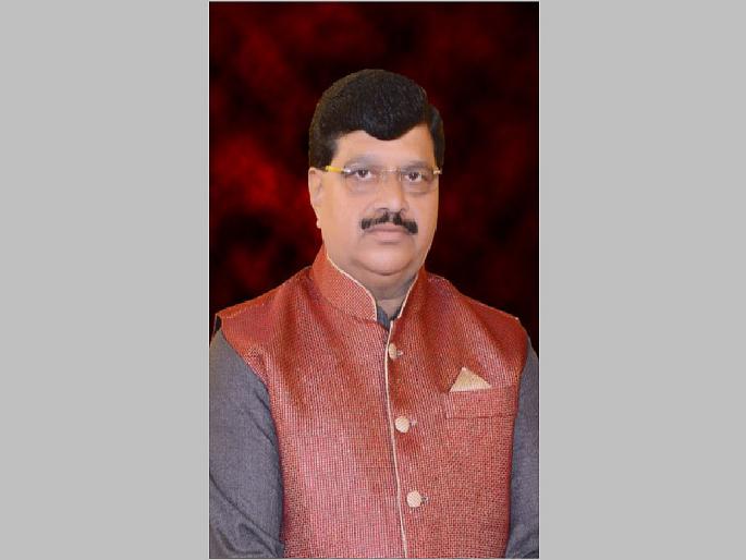 market committee chairman Aamdhare demands to give free education to farmers' children | शेतकऱ्यांच्या मुलांना 'केजी टू पीजी' मोफत शिक्षण द्या, बाजार समितीचे सभापती आमधरे यांची मागणी market committee chairman Aamdhare demands to give free education to farmers' children | शेतकऱ्यांच्या मुलांना 'केजी टू पीजी' मोफत शिक्षण द्या, बाजार समितीचे सभापती आमधरे यांची मागणी