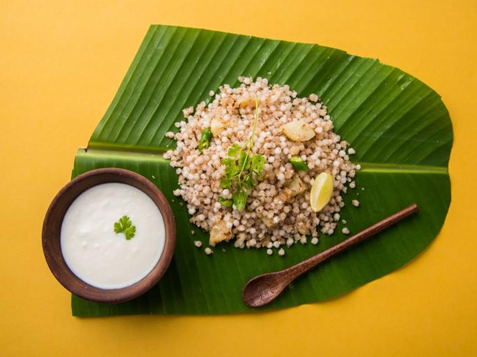 how to make perfect sabudana khichdi pulp? mantra to make soft-luscious-delicious sabudana khichadi | साबुदाणा खिचडी कधी लगदा होते कधी वातड? मऊ-मोकळी-खमंग साबुदाणा खिचडी करायचा मंत्र!