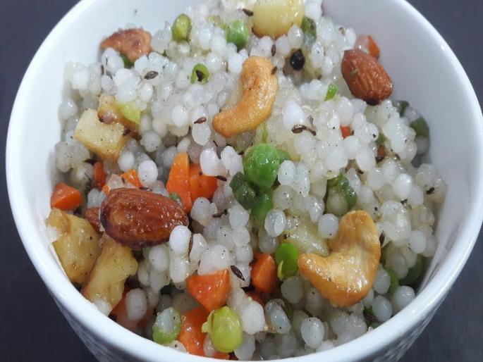 Know healthy recipe of sabudana pulao in marathi | आता खिचडी अन् खीर सोडा; साबुदाण्याचा खमंग पुलाव तयार करा Know healthy recipe of sabudana pulao in marathi | आता खिचडी अन् खीर सोडा; साबुदाण्याचा खमंग पुलाव तयार करा