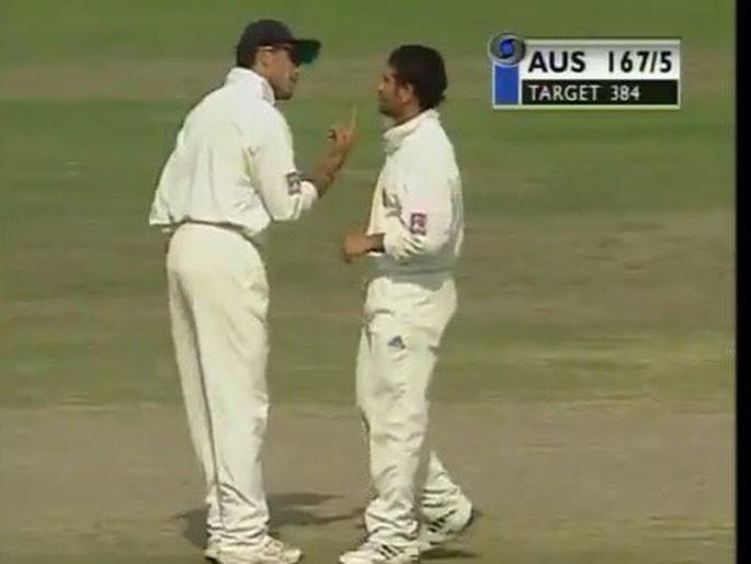 You only get one over ... "Ganguly told Sachin Tendulkar in a historic match | तुला फक्त एकच षटक मिळेल... 'त्या ' ऐतिहासिक सामन्यात  गांगुलीने सचिनला असे सांगितले होते