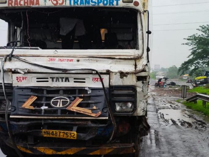 Fatal accident on Mumbai-Nashik highway; 4 students killed, 8 injured | Video: मुंबई-नाशिक महामार्गावर भीषण अपघात; ६ जण जागीच ठार ३ जण जखमी Fatal accident on Mumbai-Nashik highway; 4 students killed, 8 injured | Video: मुंबई-नाशिक महामार्गावर भीषण अपघात; ६ जण जागीच ठार ३ जण जखमी
