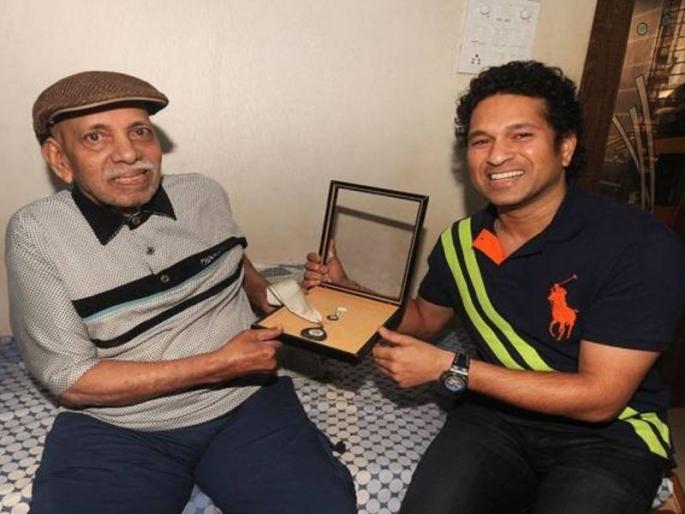 Achrekar sir teaching to Sachin Tendulkar | आचरेकर सरांचं 'ते' नाणं सचिनसाठी ठरलं 'गेमचेंजर'