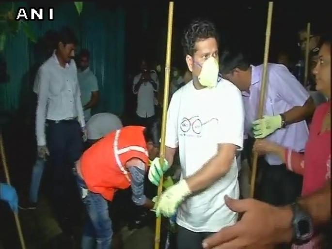 Master Blaster Sachin Tendulkar took part in 'Cleanliness Service' campaign | भारताला आपण माता म्हणतो, मग तिला अस्वच्छ कसं ठेऊ शकतो? मास्टर ब्लास्टरचा 'स्वच्छता ही सेवा' अभियानात सवाल Master Blaster Sachin Tendulkar took part in 'Cleanliness Service' campaign | भारताला आपण माता म्हणतो, मग तिला अस्वच्छ कसं ठेऊ शकतो? मास्टर ब्लास्टरचा 'स्वच्छता ही सेवा' अभियानात सवाल