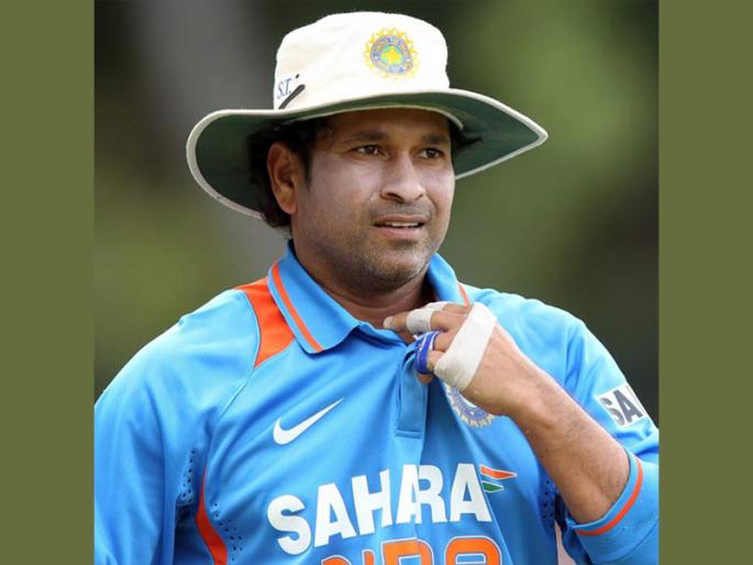 For the Ashwin pitch will be rugged, bowl balls - Sachin Tendulkar | अश्विनसाठी खेळपट्टी खडबडीत होईल, भेगा पडतील अशी गोलंदाजी करा - सचिन तेंडुलकर