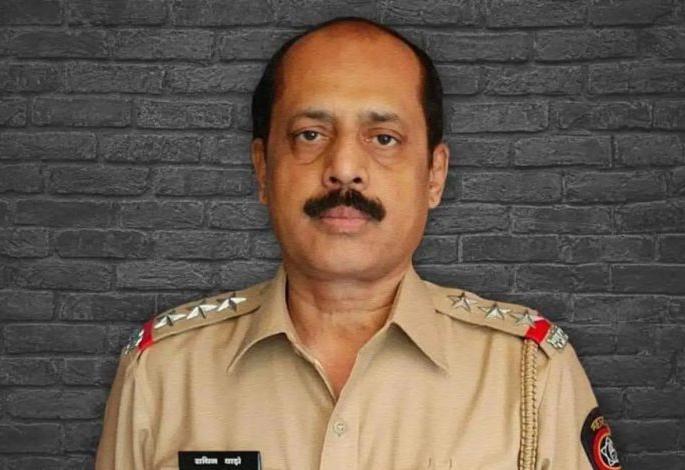 Even during the period of suspension I used to carry out investigations said sachin waze | निलंबनाच्या काळातही मी तपास कार्य करायचो, चांदीवाल आयोगासमोर वाझेचा गौप्यस्फोट
