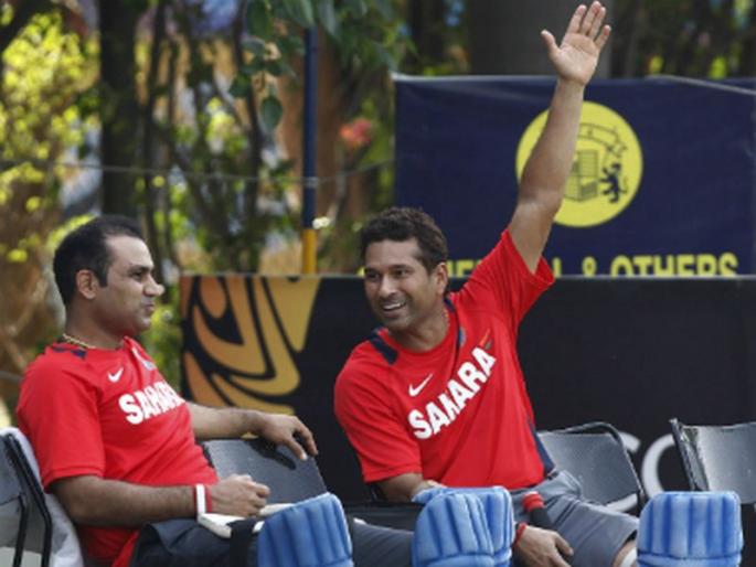 When Virender Sehwag tweeted on Sachin Tendulkar account ... | तेंडुलकरच्या ट्विटर अकाऊंटवरून सेहवाग ट्विट करतो तेव्हा... 