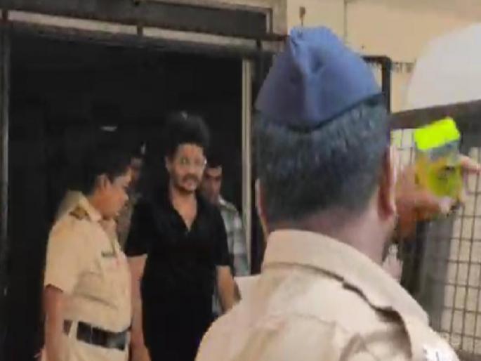 Adv. Gunaratna Sadavarte will be produced in Kolhapur court today | Gunratna Sadavarte: ॲड. गुणरत्न सदावर्तेला कडेकोट बंदोबस्तात न्यायालयात केले हजर Adv. Gunaratna Sadavarte will be produced in Kolhapur court today | Gunratna Sadavarte: ॲड. गुणरत्न सदावर्तेला कडेकोट बंदोबस्तात न्यायालयात केले हजर