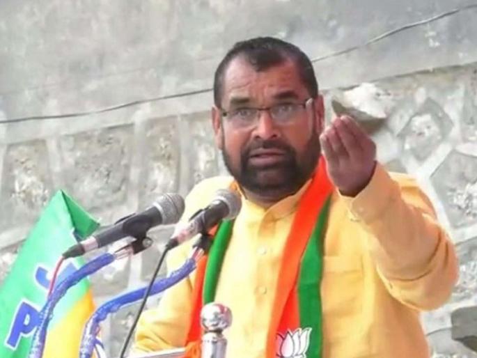 The regime of Sharad Pawar, who laid the foundation of communal politics, is literally crumbling today; sadabhau khot's attacked | "जातीय राजकारणाचा पाया रचणाऱ्यांची राजवट आज धुळीला मिळत आहे..."- सदाभाऊ खोत The regime of Sharad Pawar, who laid the foundation of communal politics, is literally crumbling today; sadabhau khot's attacked | "जातीय राजकारणाचा पाया रचणाऱ्यांची राजवट आज धुळीला मिळत आहे..."- सदाभाऊ खोत