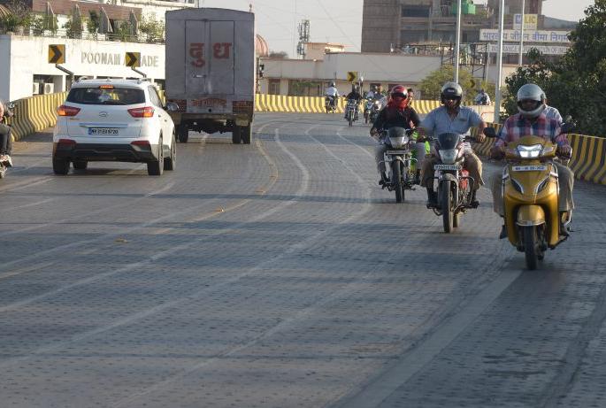 No need to panic over Sadar fly over bridge : expert opinion | सदर उड्डाणपुलावर घाबरण्याची गरज नाही : तज्ज्ञांचे मत No need to panic over Sadar fly over bridge : expert opinion | सदर उड्डाणपुलावर घाबरण्याची गरज नाही : तज्ज्ञांचे मत