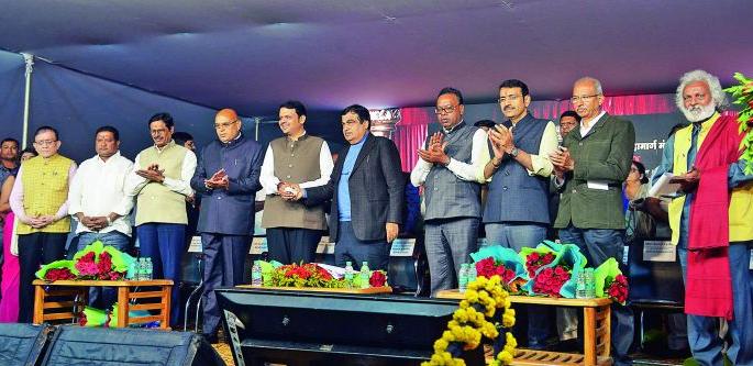 The face of Nagpur city is changing: Nitin Gadkari | नागपूर शहराचा चेहरामोहरा बदलतोय : नितीन गडकरी The face of Nagpur city is changing: Nitin Gadkari | नागपूर शहराचा चेहरामोहरा बदलतोय : नितीन गडकरी