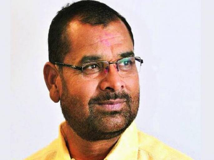 Confusion in the role of former minister BJP sponsored MLA Sadabhau Khot founder of Rayat Kranti Shetkari Sanghatana | सदाभाऊंच्या हाती रयत क्रांतीचा की भाजपचा झेंडा?, कार्यकर्त्यांत संभ्रमावस्था Confusion in the role of former minister BJP sponsored MLA Sadabhau Khot founder of Rayat Kranti Shetkari Sanghatana | सदाभाऊंच्या हाती रयत क्रांतीचा की भाजपचा झेंडा?, कार्यकर्त्यांत संभ्रमावस्था