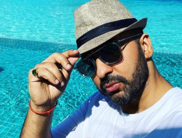 Mumbai Pornography case crime branch arrested ryan tharp arrested yesterday | पोर्नोग्राफी प्रकरणात क्राइम ब्रांचला मोठं यश; राज कुंद्रानंतर, आता 'या' व्यक्तीला केली अटक Mumbai Pornography case crime branch arrested ryan tharp arrested yesterday | पोर्नोग्राफी प्रकरणात क्राइम ब्रांचला मोठं यश; राज कुंद्रानंतर, आता 'या' व्यक्तीला केली अटक