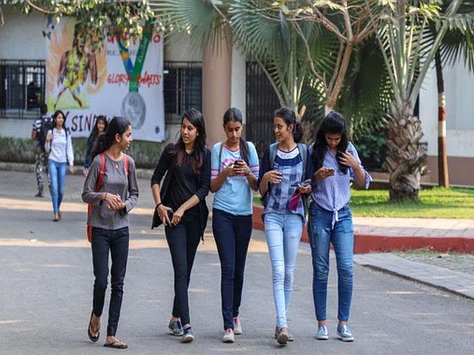 The decision to start colleges in the state has not been taken yet | राज्यातील महाविद्यालये सुरू करण्याचा निर्णय अद्याप नाहीच; विद्यार्थी, शिक्षणसंस्थांना सरकारी निर्णयाची प्रतीक्षा The decision to start colleges in the state has not been taken yet | राज्यातील महाविद्यालये सुरू करण्याचा निर्णय अद्याप नाहीच; विद्यार्थी, शिक्षणसंस्थांना सरकारी निर्णयाची प्रतीक्षा