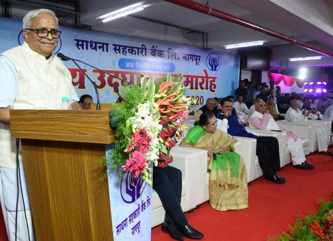 The former word in the Fadnavis future is not lasting: Bhaiyaji Joshi | फडणवीसांच्या भाग्यात 'माजी' शब्द अल्पायू : भैयाजी जोशी The former word in the Fadnavis future is not lasting: Bhaiyaji Joshi | फडणवीसांच्या भाग्यात 'माजी' शब्द अल्पायू : भैयाजी जोशी