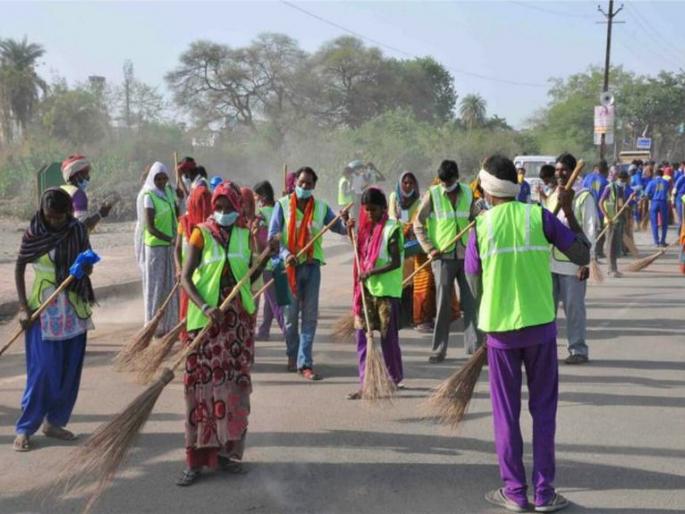 28 cleaning workers dismissed at Nagpur; Divisional inquiry of 35 persons | नागपुरात २८ सफाई कर्मचारी बडतर्फ ; ३५ जणांची विभागीय चौकशी 28 cleaning workers dismissed at Nagpur; Divisional inquiry of 35 persons | नागपुरात २८ सफाई कर्मचारी बडतर्फ ; ३५ जणांची विभागीय चौकशी