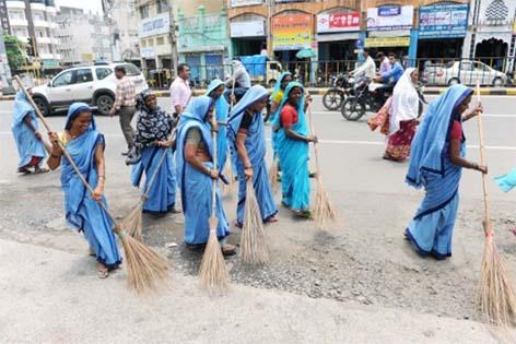 If the cleaning workers do not provide facility, the head office will be held responsible | सफाई कामगारांना सुविधा न दिल्यास मुख्याधिका:यांना जबाबदार धरणार