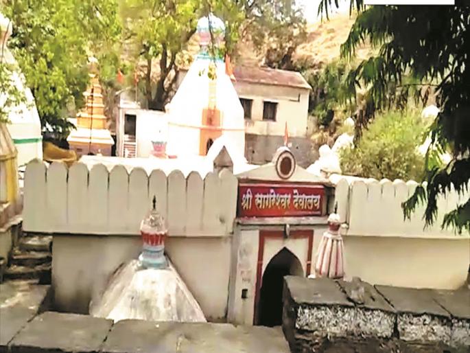 The dispute over the location of the Sagareshwar temple raged | Sangli News: सागरेश्वर देवालयाच्या जागेचा वाद चिघळला, पुजाऱ्यांविरुद्ध पोलिस ठाण्यात तक्रार अर्ज दाखल The dispute over the location of the Sagareshwar temple raged | Sangli News: सागरेश्वर देवालयाच्या जागेचा वाद चिघळला, पुजाऱ्यांविरुद्ध पोलिस ठाण्यात तक्रार अर्ज दाखल