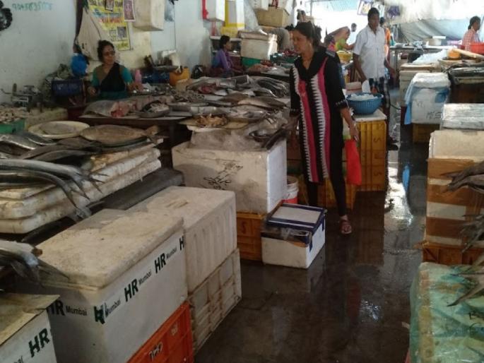 An unidentified thief absconded from Andheri's Marol fish market with dried bombils worth lakhs of rupees. | लाखोंचे सुके बोंबील घेऊन चोर पसार; मरोळ मच्छी मार्केटमधील प्रकार