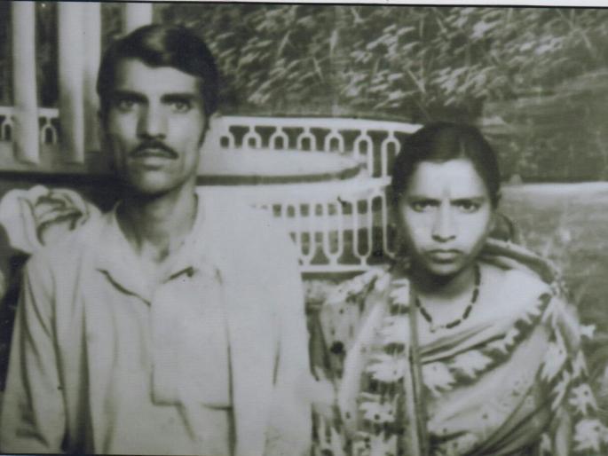 In fact, Sahebrao did not commit suicide; Vittal Vagh's poetry | ...खरं म्हणजे साहेबराव तुया आत्महत्या केलीच नाही; विट्ठल वाघांची कविता करते अंतर्मुख In fact, Sahebrao did not commit suicide; Vittal Vagh's poetry | ...खरं म्हणजे साहेबराव तुया आत्महत्या केलीच नाही; विट्ठल वाघांची कविता करते अंतर्मुख