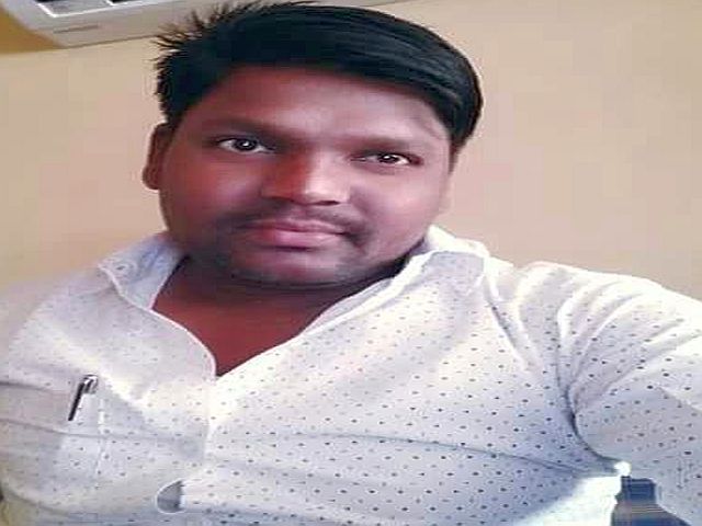 A youth killed in CIDCO; Confusion of relatives in the District Hospital | सिडकोत रिक्षाचालकाची लाकडी दंडुक्याने हत्त्या; संशयितांना अटक करा; मग मृतदेह ताब्यात घेऊ: नातेवाईकांची मागणी A youth killed in CIDCO; Confusion of relatives in the District Hospital | सिडकोत रिक्षाचालकाची लाकडी दंडुक्याने हत्त्या; संशयितांना अटक करा; मग मृतदेह ताब्यात घेऊ: नातेवाईकांची मागणी