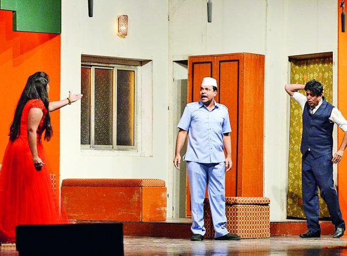 99th Akhil Bharatiya Natya Sammelan: This is not a 'right' booze! | ९९ वे अखिल भारतीय नाट्यसंमेलन : हे काही ‘सही’ नाही बुवा ! 99th Akhil Bharatiya Natya Sammelan: This is not a 'right' booze! | ९९ वे अखिल भारतीय नाट्यसंमेलन : हे काही ‘सही’ नाही बुवा !