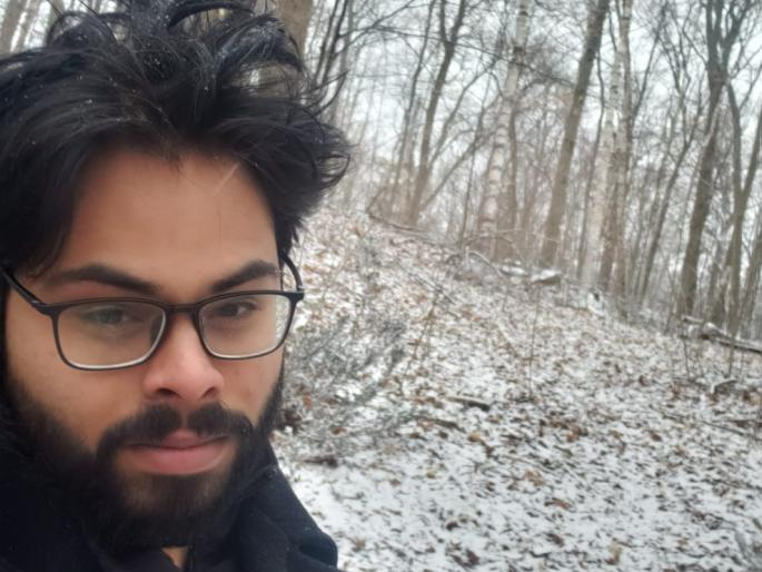 corona : lockdown : Meet Sahir, a student from Canada who works part time to live his dream | कॅनडात लॉकडाउनकाळात मिळेल तो जॉब करत भन्नाट आयुष्य जगणाऱ्या साहिरला भेटा corona : lockdown : Meet Sahir, a student from Canada who works part time to live his dream | कॅनडात लॉकडाउनकाळात मिळेल तो जॉब करत भन्नाट आयुष्य जगणाऱ्या साहिरला भेटा