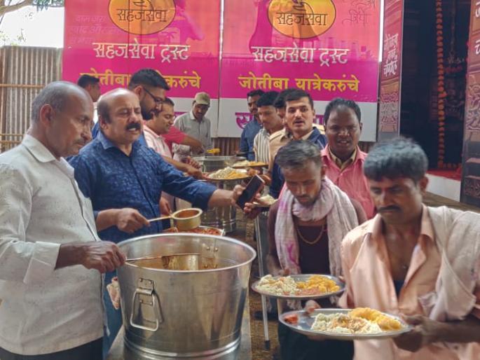 Free meal at Jyotiba Mountain - 24 hours to devotees | भाविकांना २४ तास मिळणार जोतिबा डोंगरावर मोफत जेवण--सहजसेवा ट्रस्टचा उपक्रम Free meal at Jyotiba Mountain - 24 hours to devotees | भाविकांना २४ तास मिळणार जोतिबा डोंगरावर मोफत जेवण--सहजसेवा ट्रस्टचा उपक्रम