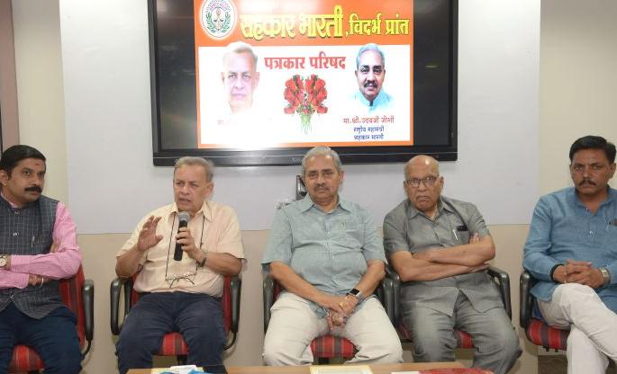 Government policies implement through Urban Banks: Satish Marathe | शासकीय योजना नागरी बँकांच्या माध्यमातून राबवाव्यात : सतीश मराठे