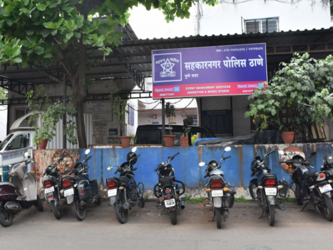 We should be given police protection former corporators beat up those working on drainage lines in sahakar nagar | 'आम्हाला पोलीस संरक्षण द्यावे', ड्रेनेज लाइनचे काम करणाऱ्यांना माजी नगरसेवकांची मारहाण We should be given police protection former corporators beat up those working on drainage lines in sahakar nagar | 'आम्हाला पोलीस संरक्षण द्यावे', ड्रेनेज लाइनचे काम करणाऱ्यांना माजी नगरसेवकांची मारहाण