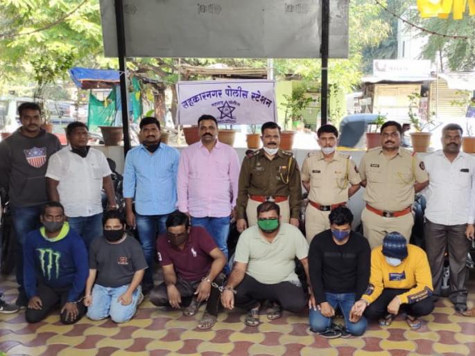 Busting a two-wheeler gang based on fake documents; 28 bikes seized | बनावट कागदपत्रांच्या आधारे दुचाकी हडपणाऱ्या टोळीचा पर्दाफाश; २८ दुचाकी जप्त  Busting a two-wheeler gang based on fake documents; 28 bikes seized | बनावट कागदपत्रांच्या आधारे दुचाकी हडपणाऱ्या टोळीचा पर्दाफाश; २८ दुचाकी जप्त