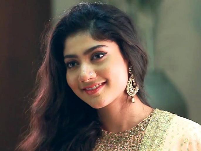 Sai Pallavi rejects fairness cream ad deal worth Rs 2 crore? | अन् केवळ तत्त्वांसाठी ‘या’ दाक्षिणात्य अभिनेत्रीने नाकारली २ कोटींची जाहिरात! Sai Pallavi rejects fairness cream ad deal worth Rs 2 crore? | अन् केवळ तत्त्वांसाठी ‘या’ दाक्षिणात्य अभिनेत्रीने नाकारली २ कोटींची जाहिरात!