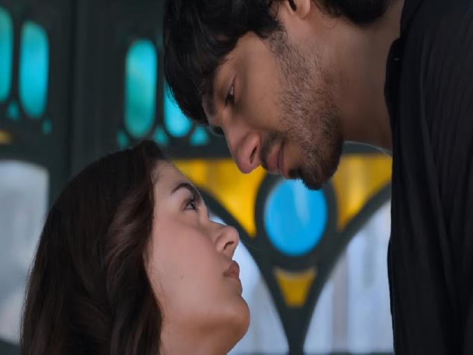 A young man whose arranged marriage broke off went to watch the movie 'Saiyaara', returned home and...; The entire village was shocked! | ठरलेलं लग्न मोडलेला तरुण 'सैयारा' चित्रपट बघायला गेला, घरी परतला अन्...; संपूर्ण गावाला बसला मोठा धक्का! A young man whose arranged marriage broke off went to watch the movie 'Saiyaara', returned home and...; The entire village was shocked! | ठरलेलं लग्न मोडलेला तरुण 'सैयारा' चित्रपट बघायला गेला, घरी परतला अन्...; संपूर्ण गावाला बसला मोठा धक्का!