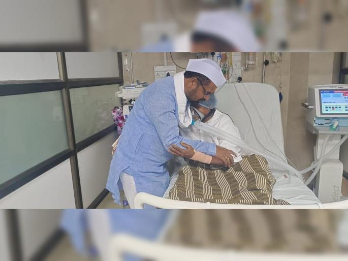 Former Minister Sadabhau Khot's sister passes away | मला मिठी मारणारी बहीण माझ्या मिठीतून निघून गेली; सदाभाऊ खोत यांच्यावर शोककळा Former Minister Sadabhau Khot's sister passes away | मला मिठी मारणारी बहीण माझ्या मिठीतून निघून गेली; सदाभाऊ खोत यांच्यावर शोककळा