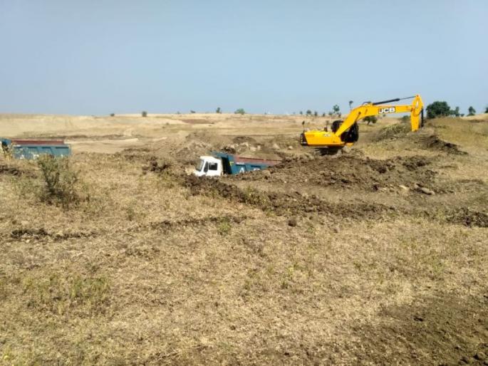 Inquiries of the Gokhanjanj case in Sakri Pazar lake of Bhusawal taluka are being investigated by Zilla Parishad | भुसावळ तालुक्यातील साकरी पाझर तलावातील गौणखनिज प्रकरणांची जिल्हा परिषदेकडून चौकशी सुरू Inquiries of the Gokhanjanj case in Sakri Pazar lake of Bhusawal taluka are being investigated by Zilla Parishad | भुसावळ तालुक्यातील साकरी पाझर तलावातील गौणखनिज प्रकरणांची जिल्हा परिषदेकडून चौकशी सुरू