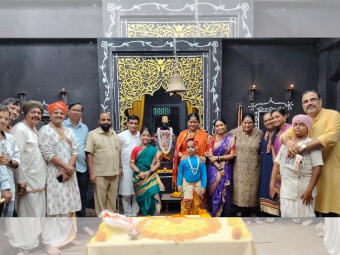 Villagers of Karad reach the set to meet Sakhu from 'Sakha Maza Pandurang' Serial | 'सखा माझा पांडुरंग'मधील सखुला भेटण्यासाठी कराडचे ग्रामस्थ पोहोचले सेटवर Villagers of Karad reach the set to meet Sakhu from 'Sakha Maza Pandurang' Serial | 'सखा माझा पांडुरंग'मधील सखुला भेटण्यासाठी कराडचे ग्रामस्थ पोहोचले सेटवर