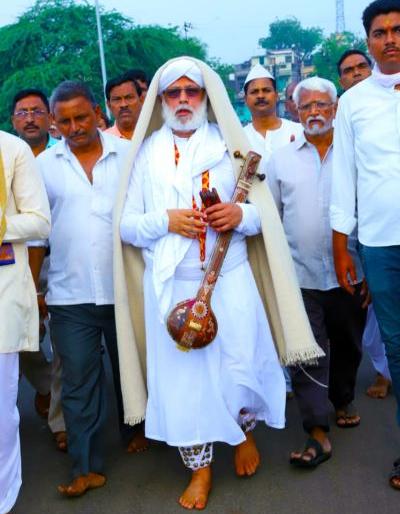 The departure of Amalner Dindi in Jighoshosh of Vitthalnama | विठ्ठलनामाच्या जयघोषात अमळनेरच्या दिंडीचे प्रस्थान The departure of Amalner Dindi in Jighoshosh of Vitthalnama | विठ्ठलनामाच्या जयघोषात अमळनेरच्या दिंडीचे प्रस्थान