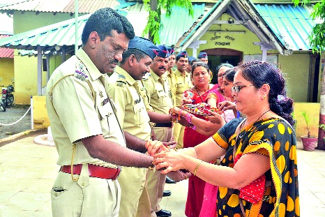 Unique Rakshabandan by Lokmat Samkhi Forum | लोकमत संखी मंचद्वारे अनोखे रक्षाबंधन