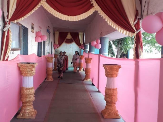 'Sakhi voting center' became a Voters' attraction | ‘सखी मतदान केंद्र’ ठरले मतदारांचे आकर्षण