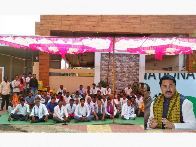 Farmers protest in front of nana patole's house amid crop loss due to power cut | सततच्या भारनियमनामुळे पीकं संकटात; संतप्त शेतकऱ्यांचे आमदारांच्या घरासमोर ठिय्या आंदोलन