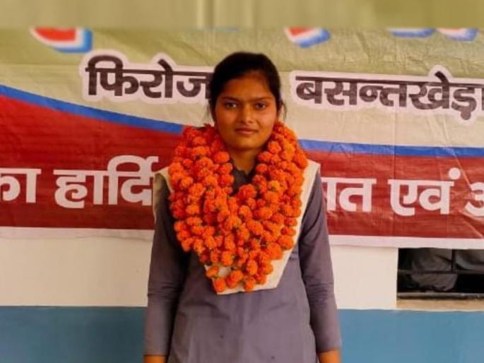 In Uttar Pradesh's Fatehpur, Sakshi Devi, a class 10 student, ended her life after failing to top the district | ६०० पैकी ५७२ गुण मिळाले! पण टॉपर न आल्याने १६ वर्षीय तरूणीचं टोकाचं पाऊल In Uttar Pradesh's Fatehpur, Sakshi Devi, a class 10 student, ended her life after failing to top the district | ६०० पैकी ५७२ गुण मिळाले! पण टॉपर न आल्याने १६ वर्षीय तरूणीचं टोकाचं पाऊल