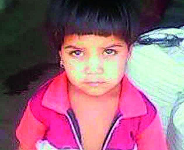 Death of a chimukula due to dengue fever | डेंग्यूसदृश तापामुळे चिमुकलीचा मृत्यू Death of a chimukula due to dengue fever | डेंग्यूसदृश तापामुळे चिमुकलीचा मृत्यू