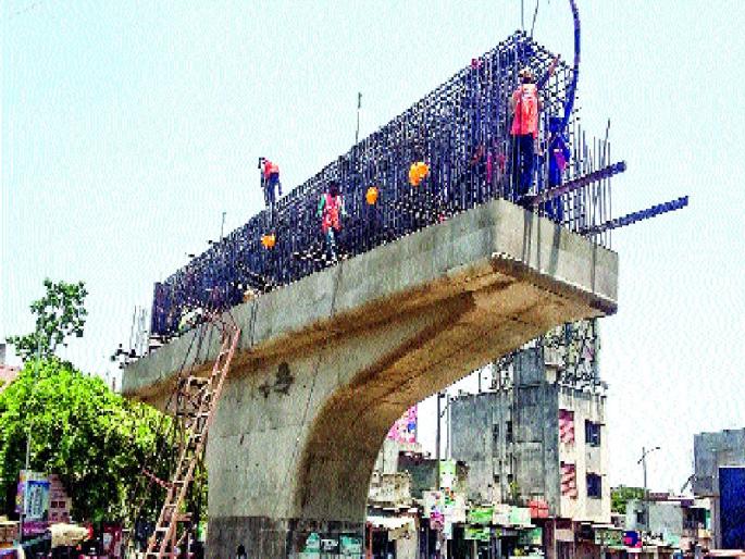 देहूरोड : रस्त्यावरील लोखंडी सळयांमुळे अडथळा; कंत्राटदाराचे दुर्लक्ष | अपघाताला निमंत्रण देहूरोड : रस्त्यावरील लोखंडी सळयांमुळे अडथळा; कंत्राटदाराचे दुर्लक्ष | अपघाताला निमंत्रण
