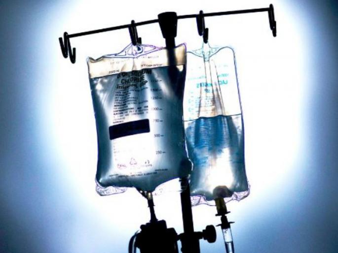 Finally Sassoon received 38 thousand saline Patients were worried due to insufficient stock | अखेर ससूनला मिळाल्या ३८ हजार सलाइन; अपुऱ्या साठ्यामुळे रुग्ण होते चिंतेत Finally Sassoon received 38 thousand saline Patients were worried due to insufficient stock | अखेर ससूनला मिळाल्या ३८ हजार सलाइन; अपुऱ्या साठ्यामुळे रुग्ण होते चिंतेत