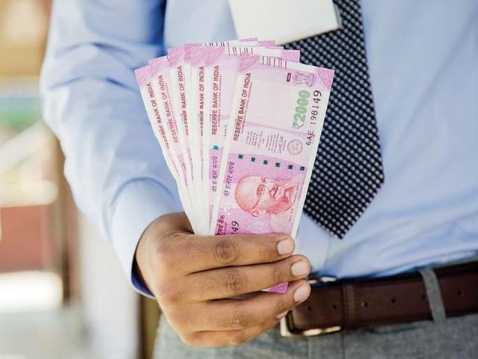 new wage code will change the salary structures of employees likely to implement from 2022 see here how | पगार वाढीच्या आनंदावर विरजण पडणार?; इन हँड सॅलरी कमी होण्याची शक्यता new wage code will change the salary structures of employees likely to implement from 2022 see here how | पगार वाढीच्या आनंदावर विरजण पडणार?; इन हँड सॅलरी कमी होण्याची शक्यता